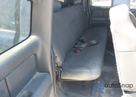 2001 Chevrolet Silverado 1500 z USA, uszkodzony, nr VIN 2GCEC19TX11244924